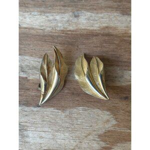 Crown Trifari Gold Tone Leaf Clip On Earrings 38mm H x 19mm w